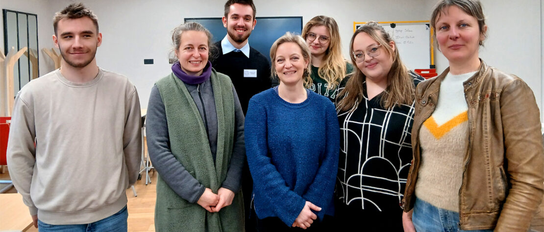 Les membres de l'association Mets d'Artdennes avec les producteurs présents au marché, et Adeline GRULET fondatrice du Guide du Bien Manger