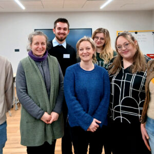 Les membres de l'association Mets d'Artdennes avec les producteurs présents au marché, et Adeline GRULET fondatrice du Guide du Bien Manger